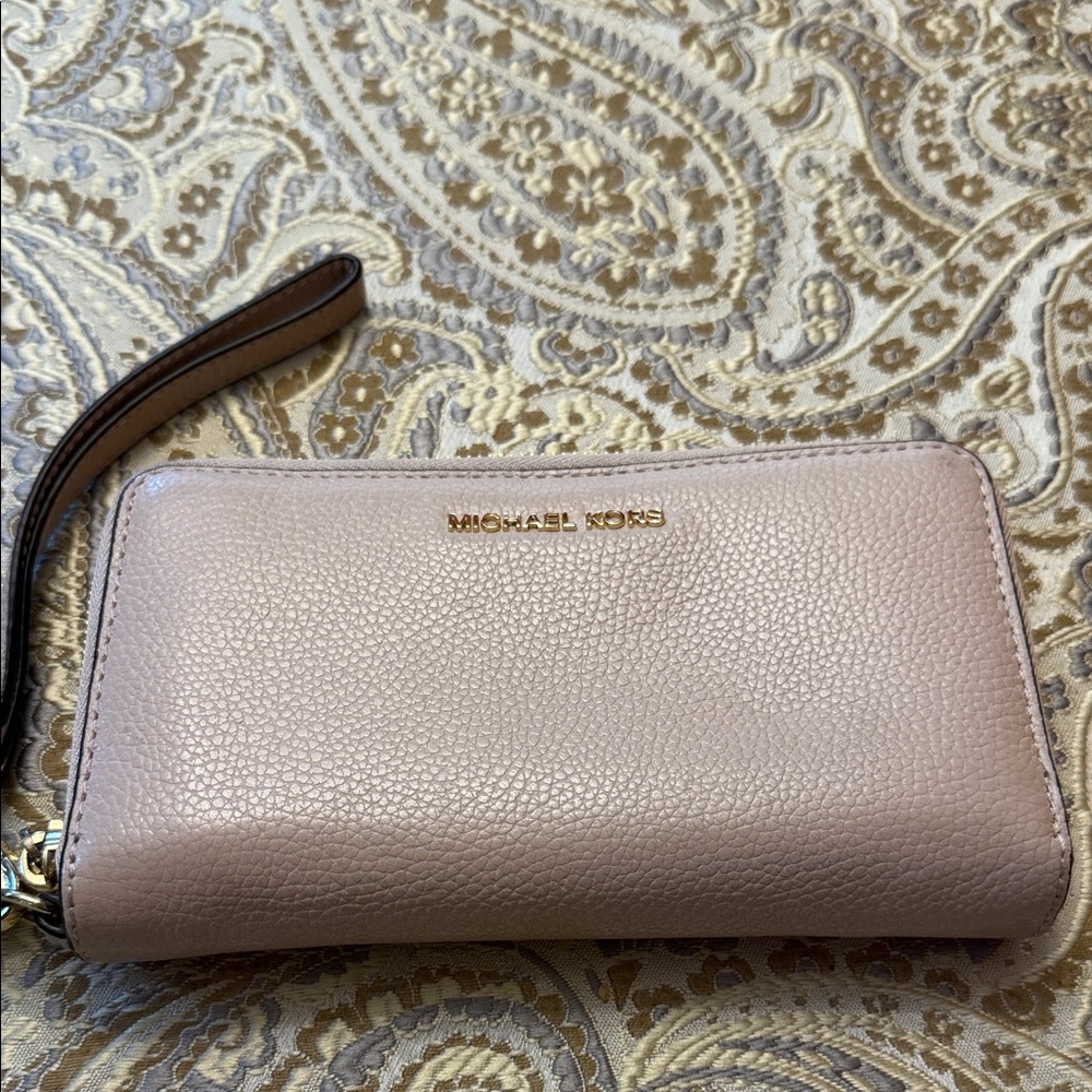 Michael Kors Blush Leather Wristlet